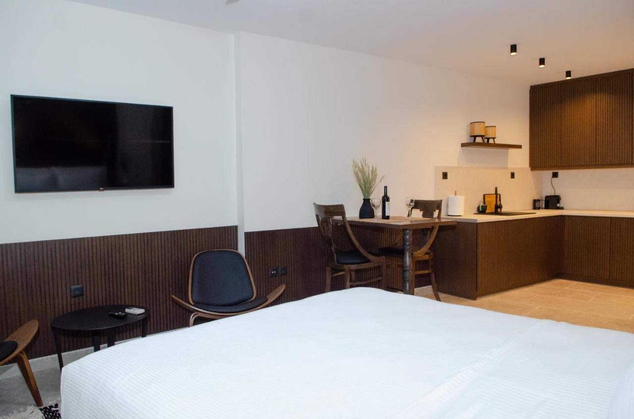 Leone Suites Nafpaktos Екстериор снимка