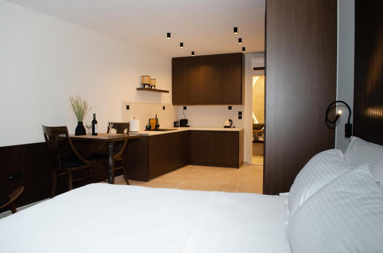 Leone Suites Nafpaktos Екстериор снимка
